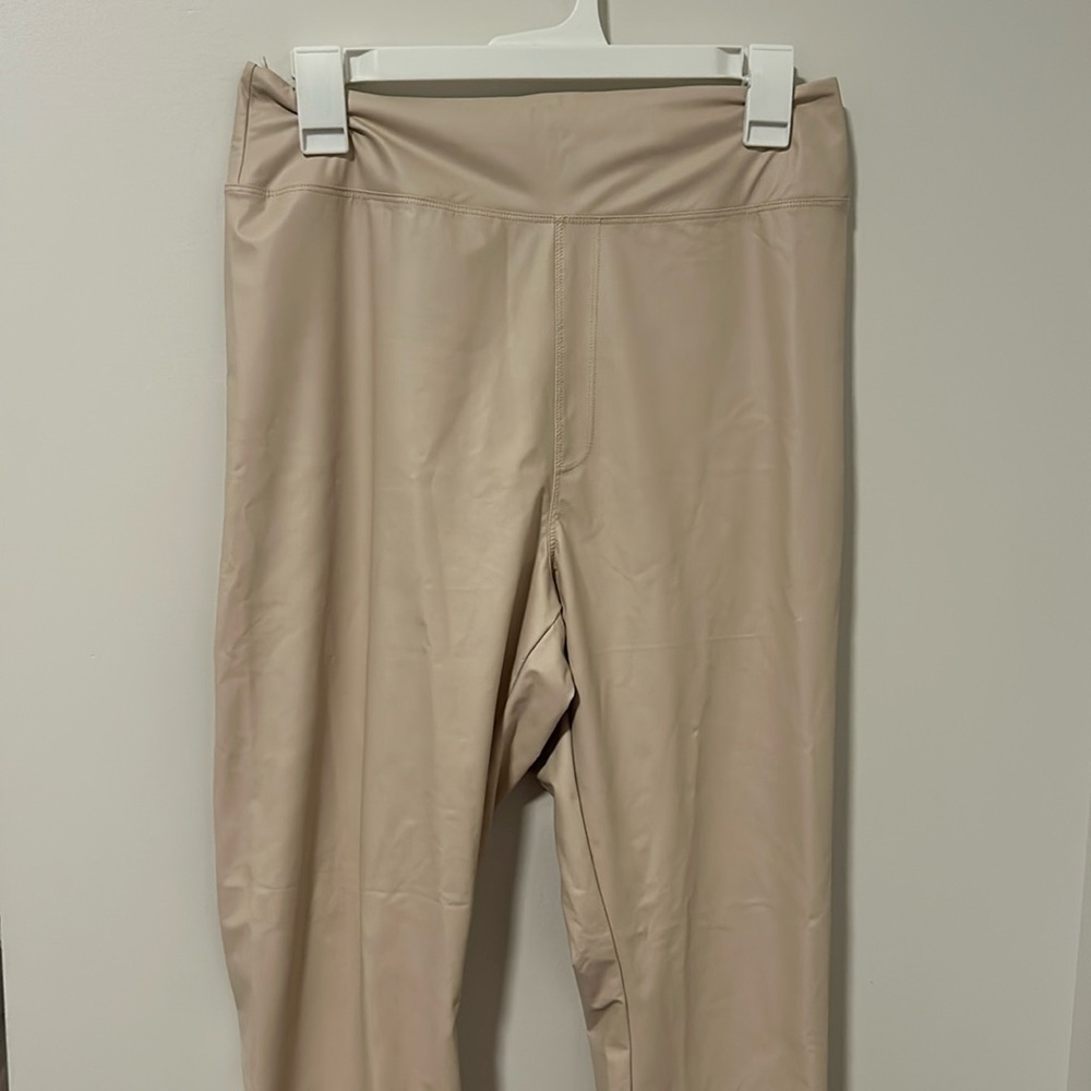 NWT Aerie Cream Faux Leather Leggings Size XL